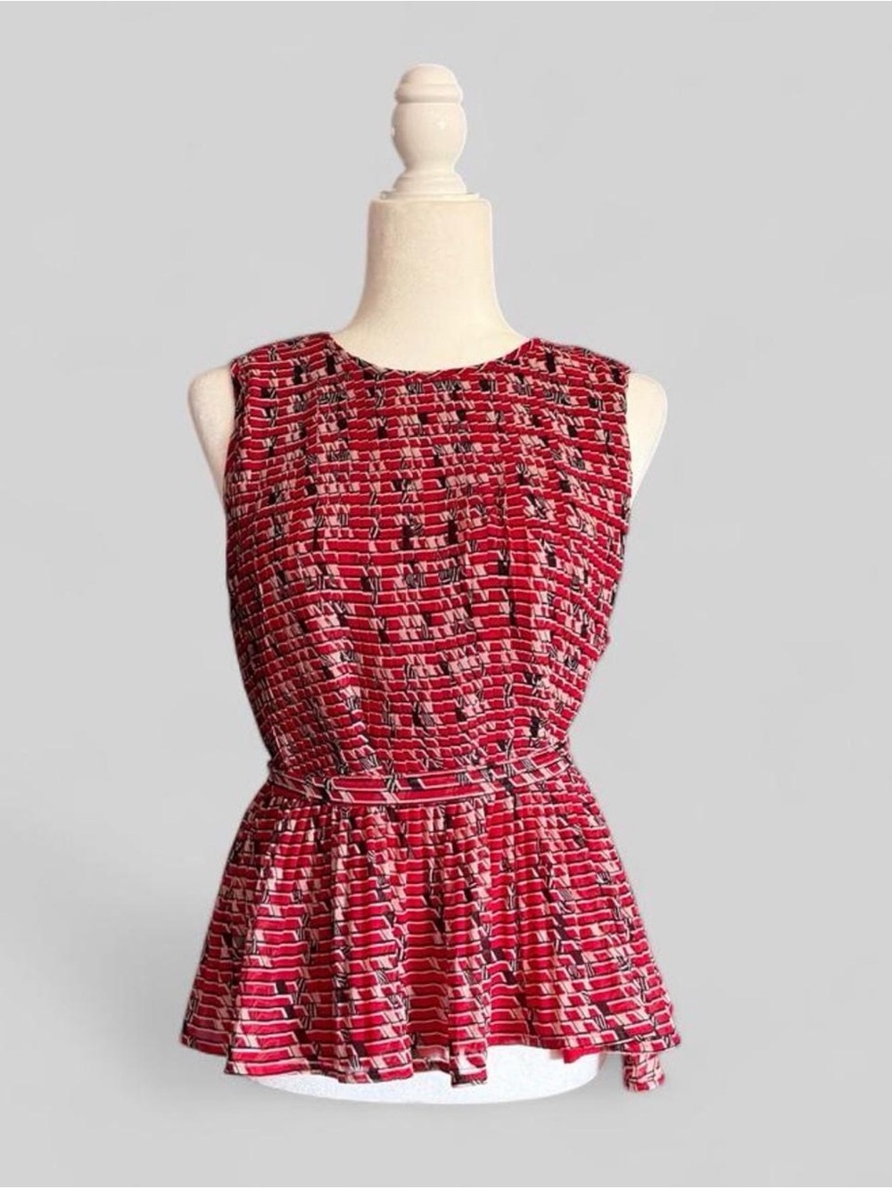 Preppy Banana Republic Sleeveless Red Patterned Pleated Peplum Blouse with Tie